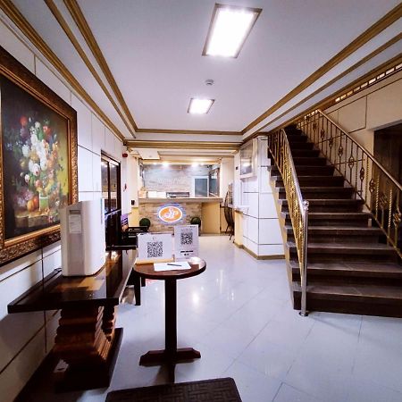 Spring Plaza Hotel Dasmarinas Buitenkant foto