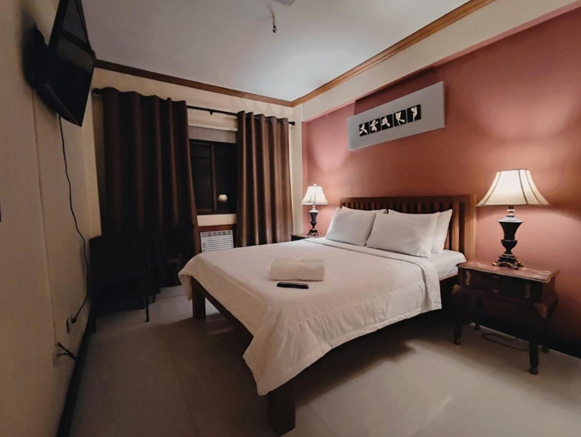 Spring Plaza Hotel Dasmarinas Buitenkant foto