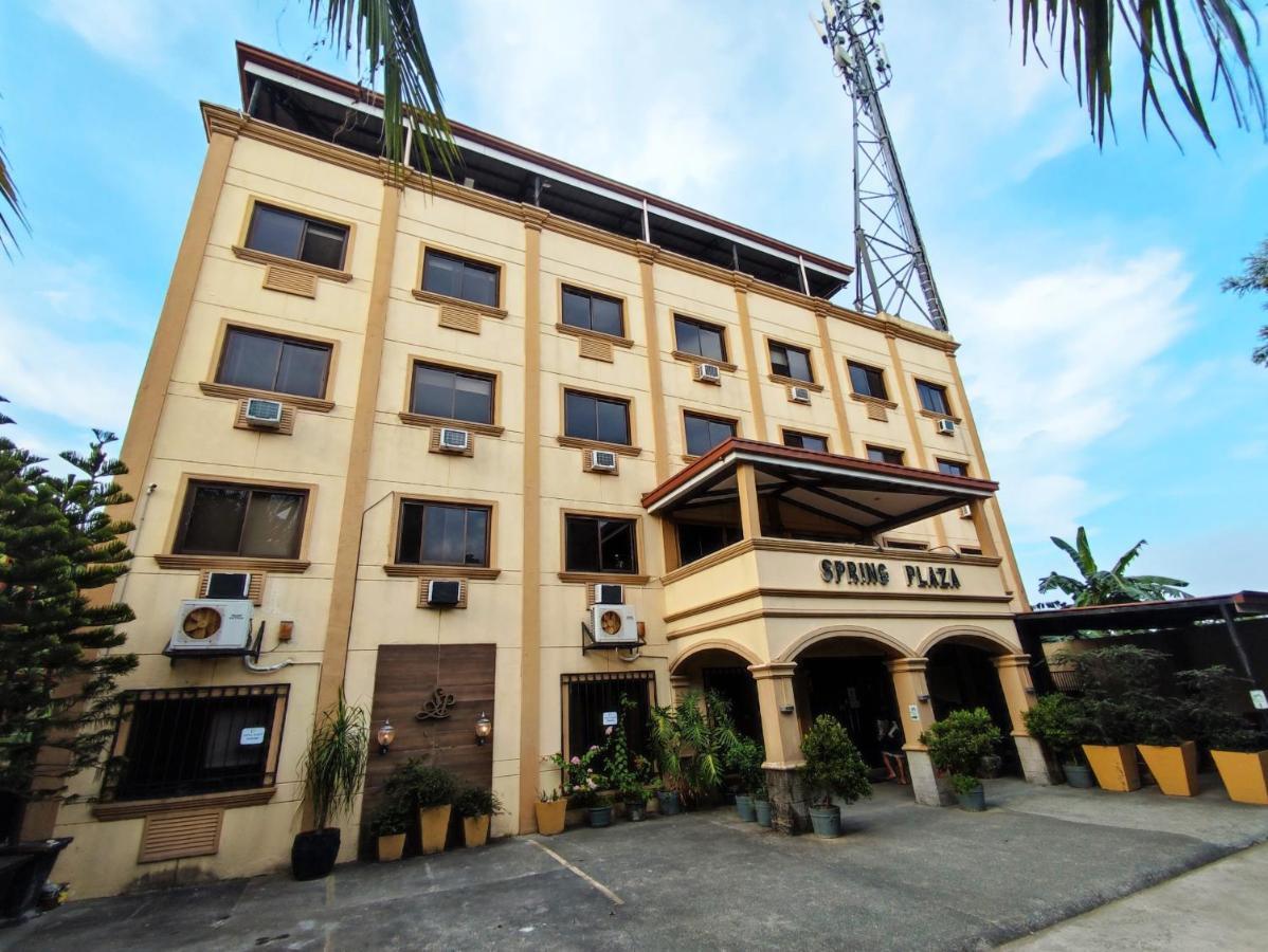 Spring Plaza Hotel Dasmarinas Buitenkant foto